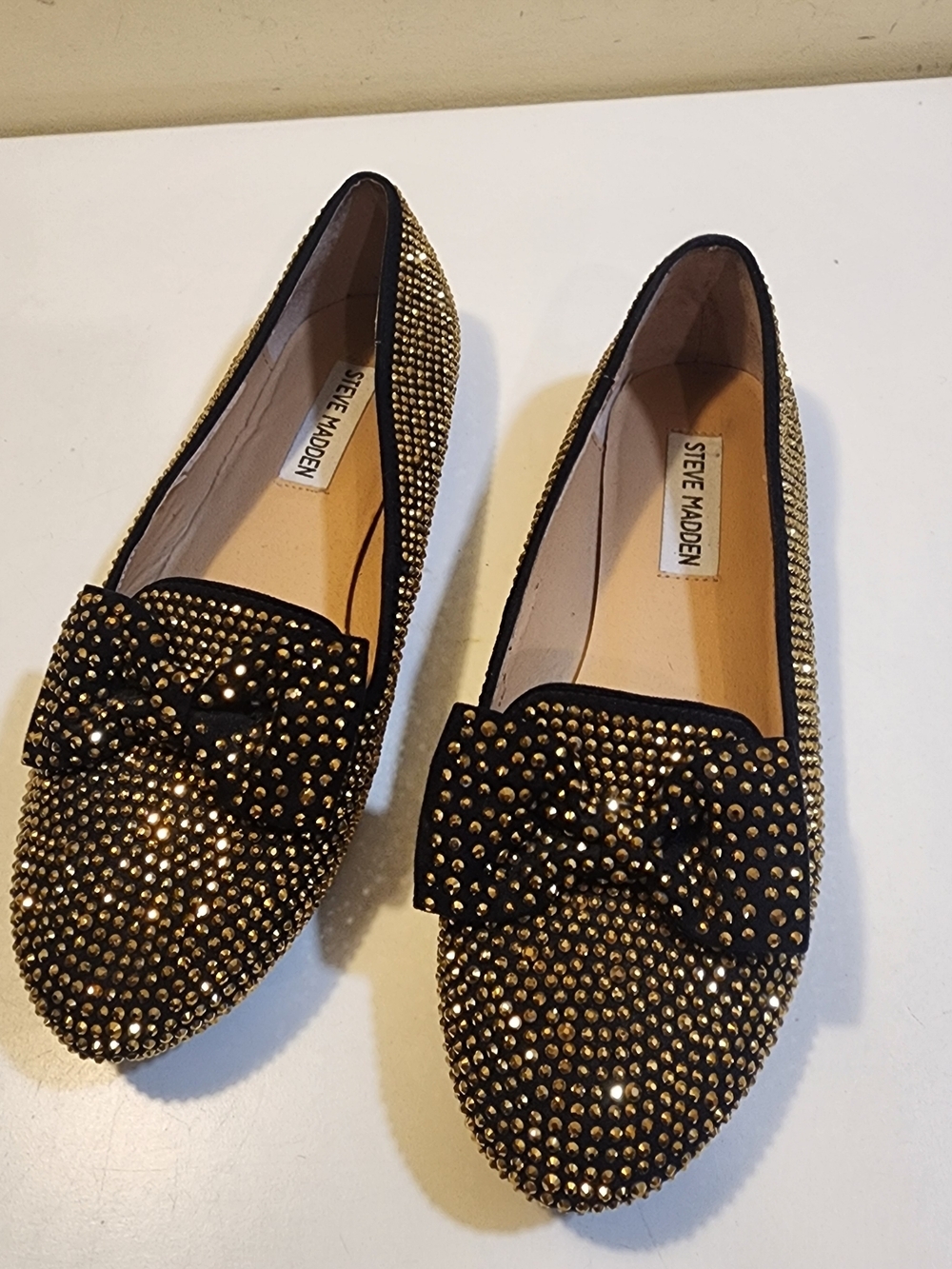 STEVE MADDEN Gold Studded Black Flat and Gold Bow Flats Shoes Size 7M